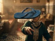 Les 5 niveaux d’alerte avant le lancer de claquette (Si vous entendez “Wahed…”, courez). La fameuse claquette en plastique volantes, symbole de l'éducation au Maghreb.