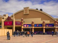 Le Maroc, nouveau rival du tourisme du Maghreb en France en 2025 : un appel aux lecteurs de la diaspora famille maghrébine voyagant en vacances au Maroc