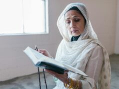 Moudawana: l’impossible réforme du code de la famille au Maroc Moudawana: Marocaine lisant le code de la famille