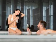 Aquavital SPA Privilège : découvrez ce magnifique spa près de Rouen Aquavital SPA Privilège interior with guests relaxing in a sauna