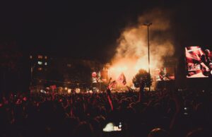 La 15e édition du Festival national de la chanson chaâbi : un événement incontournable à Alger du 9 au 12 mars Concert de la 15e édition du Festival national de la chanson chaâbi à Alger avec un public enthousiaste