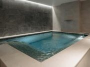 Les Estables : un spa privatif réunissant beauté et relaxation Privatif spa Les Estables dans la nature au Massif Central, couvert de verdure et d'eau.