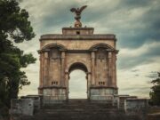 Guerre d’Algérie : Commémoration des souvenirs et émotions Famille algérienne réunie pour commémorer la guerre d'Algérie