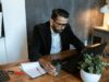 Faire des affaires au Maroc : mode d’emploi pour les entrepreneurs dans la diaspora Diaspora entrepreneurs working in a Moroccan office