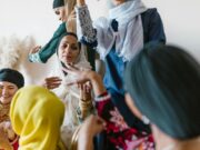 Fin du Ramadan 2026 : Une fête musulmane éclatante à Aix-en-Provence Musulmans à la célébration de la fin du Ramadan dans Aix-en-Provence en 2026, autour de la Cité Historique