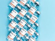 Maroc en tête du World Immunity Index 2026 : qu’est-ce que cela signifie? Moroccan family celebrating as a child receives vaccination