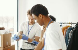 Voyage au Maroc en Solidarité : un chantier pour les jeunes de Châteauroux Jeunes de Châteauroux se rendant au Maroc pour un chantier humanitaire