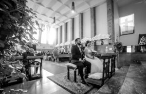 Guide pratique pour organiser un mariage traditionnel maghrébin en France Famille maghrébine célébrant un mariage traditionnel en France