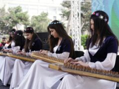 La 15e édition du Festival national de la chanson chaâbi à Alger : les talents en chantant pour le Maghreb Performance at the 15th National Festival of Chaabi Song in Alger, featuring Maghreb singers on stage