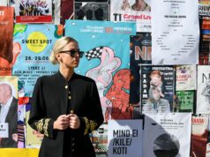 Fontainebleau, « Le Maroc et la mode » : l’affiche du Festival de l’histoire de l’art se dévoile Fontainebleau Festival poster showcasing Moroccan fashion designs