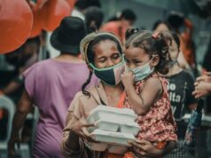 Fêtes et célébrations au Maghreb : Aid, Yennayer, Achoura Famille algérienne célébrant Aid au Maghreb