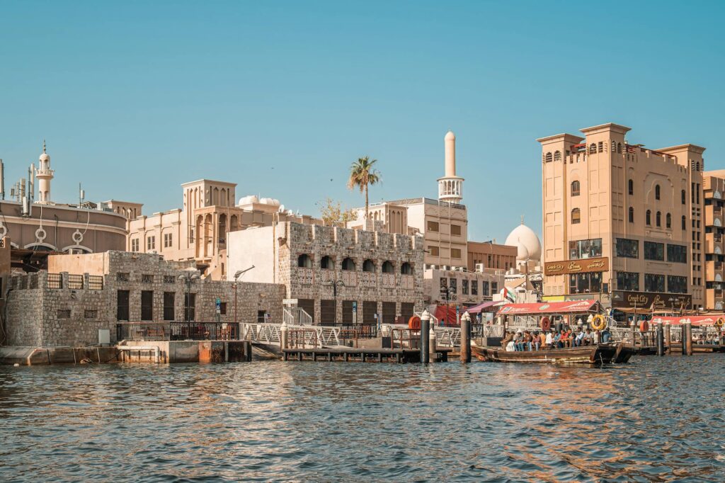 Dubaï, Algérie, Tunisie, Maroc, tourisme, obstacles au développement du tourisme