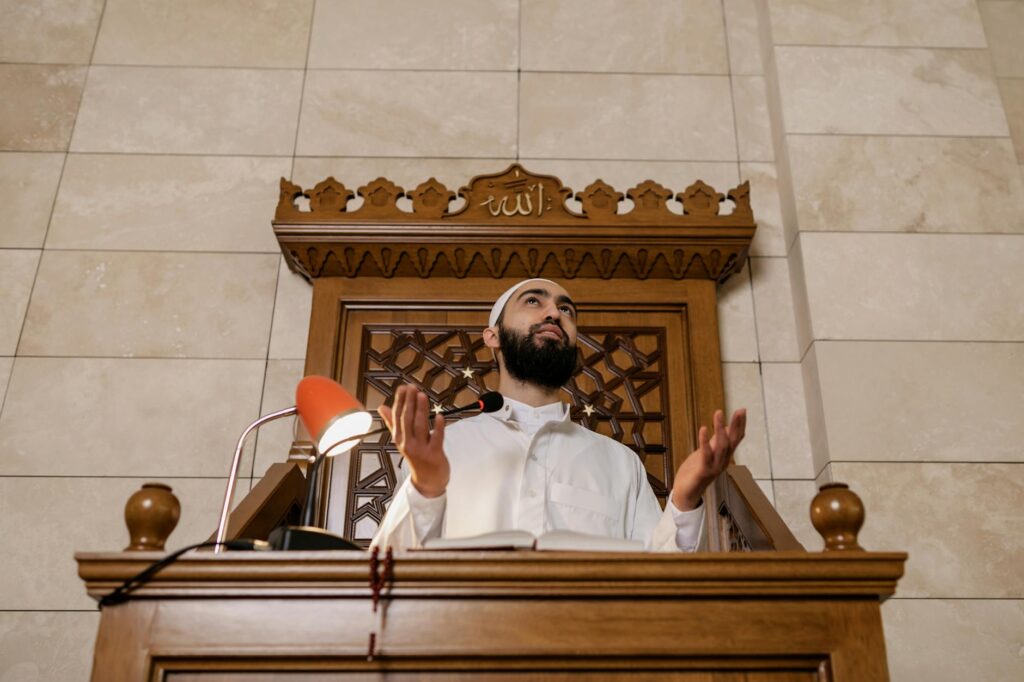 Pope Francis meets with Muslim leaders in Algeria