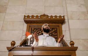 Visite du Pape en Algérie : Le nouvel élan pour le dialogue interreligieux Pope Francis meets with Muslim leaders in Algeria