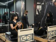 Reformer le Code de la Famille au Maroc : les obstacles à franchir Marocaine assise au parlement discutant de réforme du code de la famille