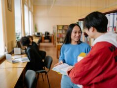 Mahdi Berrached parle du chaosbi dans L’Algérie Aujourd’hui : Un appel à l’action pour la diaspora maghrébine Mahdi Berrached discussing chaosbi in contemporary Algeria