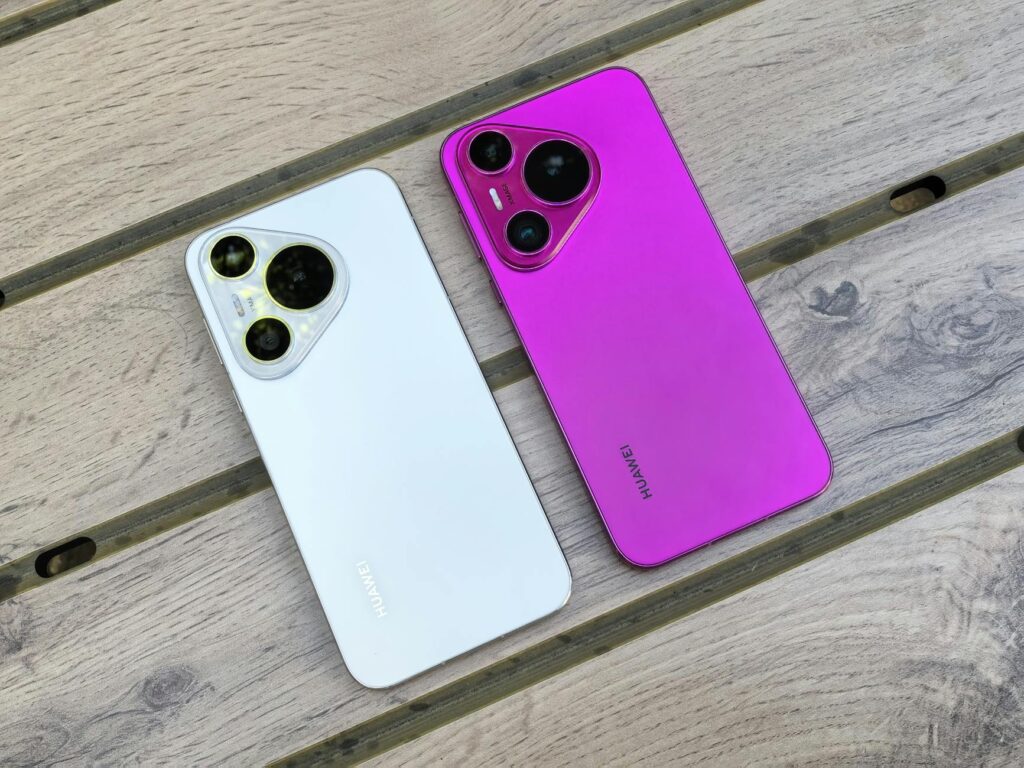 Huawei et ministère de la Culture promouvant le jeu vidéo au Maroc, avec une scène de jeu en cours sur un écran de téléphone