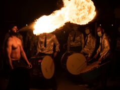 Kabareh Cheikhats : La transformation de la tradition au Maroc Groupe Kabareh Cheikhats jouant de la musique aïta et chaâbi en Maroc