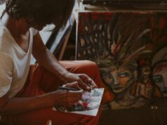 L’Exposition de Zahira Tigtate : « L’Art de vivre Amazigh » – Une célébration de la culture berbère Zahira Tigtate exhibition featuring Berber art, culture, and immersive experience in Paris