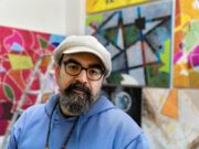 Hanaa, l’art contemporain algérien s’invite à table Hanaa at contemporary Algerian art exhibition with vibrant artwork