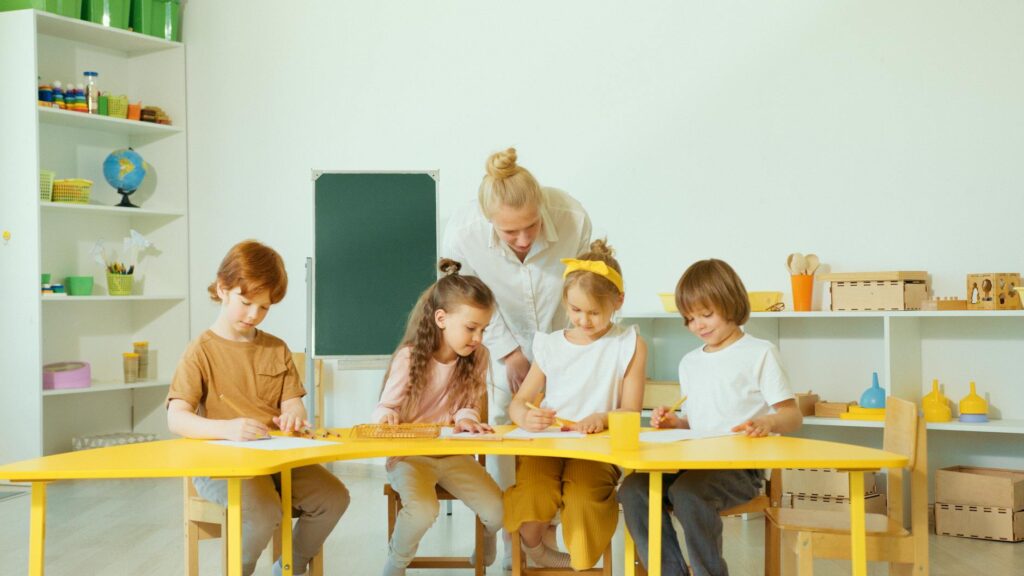 La professeure du Lot qui redonne confiance aux enfants dans l’écriture : un modèle pour la diaspora maghrébine