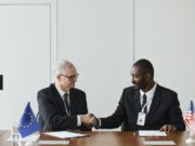 La coopération entre l’Algérie et le Maroc : trois accords clés Représentants algérien et marocain signant un accord