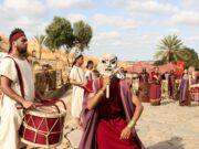 Kendji Girac au Maroc : controverses et culture chleuhe amazigh Kendji Girac performing at a traditional Amazonigh event in Morocco