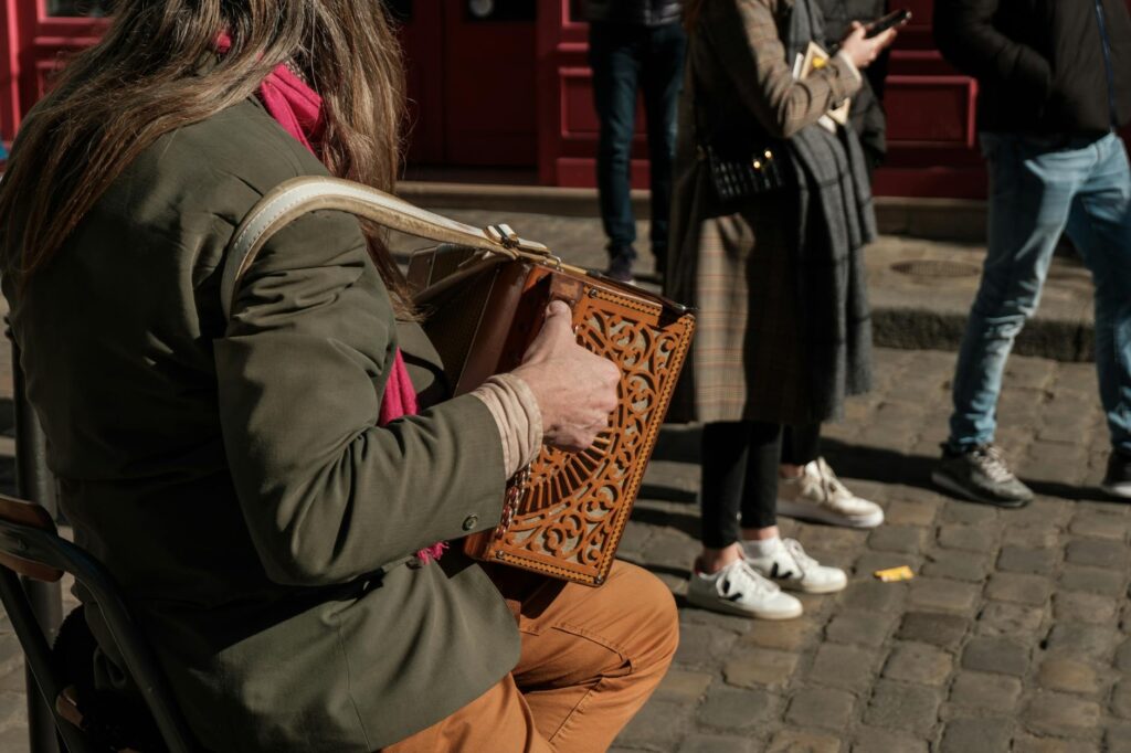 La musique maghrébine en France : mémoire de l’immigration et son impact