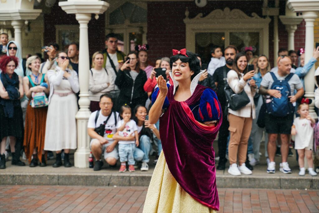 La mode à Disneyland Paris: événements et collaborations ITWS – Découvrez les tendances en cours!
