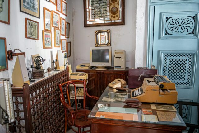 Interieur de l'atelier de peinture à la Mamma, Tunisie - Le monde de l'art ouvre à Tunisie : la Mamma s’ouvre à l’art!