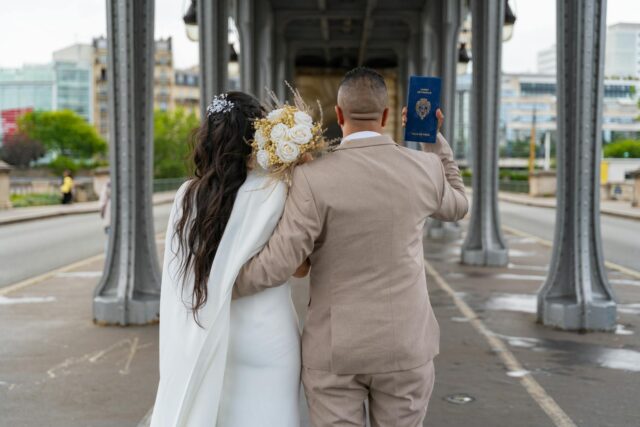 Couple de la diaspora maghrébine se mariant à Perpignan, navigant les différences culturelles