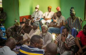 Le voyage apostolique du Saint-Père en Algérie, Angola, Cameroun et Guinée Équatoriale : un événement historique Pope Francis meets Maghrebi diaspora during African journey