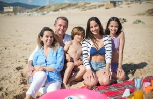 Le Maroc accélère sa stratégie pour doubler les arrivées françaises : un nouveau tournant dans notre relation historique famille franco-marocaine en vacances au Maroc