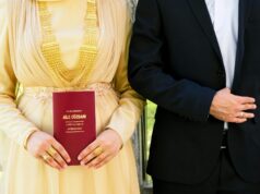 Transcription des mariages coutumiers et religieux en Burkina Faso : une nouvelle étape vers l’égalité Couple marié en Burkina Faso présentant leur certificat de mariage officiel