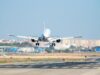 Kérosène : la suppression des vols Royal Air Maroc et les inquiétudes pour le tourisme marocain Empty Royal Air Maroc aircraft on runway amid kerosene crisis impacting Moroccan tourism