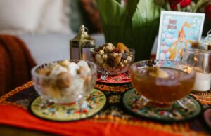Yennayer, la fête berbère du Nouvel An : une célébration culturelle et traditionnelle Amazigh Berbères réunis pour la fête de Yennayer, célébrant leur nouveau printemps et traditions