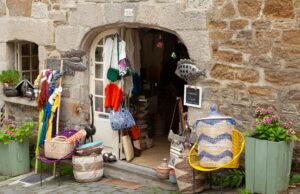 Boutique d’artisanat marocain de Cherbourg-en-Cotentin : une nouvelle avenue pour promouvoir la culture maghrébine en France boutique dartisanat marocain cherbourgencotentin featured image