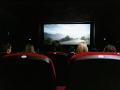 Projection cinématographique de l’Algérie du sud : découvrez le film Projection de film sur l'Algérie du Sud: paysages, histoire et culture
