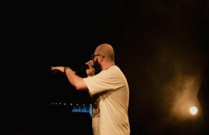 Othmane Mouline présente le Chaâbi à Casablanca et Rabat en avril 2026 : Une événement majeur pour les lecteurs maghrébins de la diaspora Othmane Mouline performing Chaabi in Casablanca and Rabat, April 2026