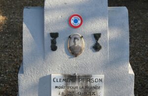 Hommage aux victimes de la guerre d’Algérie à Villalier : Une journée commémorative pour honorer les héros déchus Hommage aux victimes de la guerre d'Algérie à Villalier : Algériens et Français en hommage