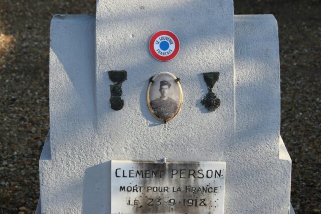 Hommage aux victimes de la guerre d'Algérie à Villalier : Algériens et Français en hommage