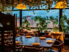 La vie quotidienne au Maghreb : le cas de la rage à Perpignan Maghreb family dining in Perpignan, France
