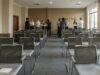 Faire des affaires au Maroc : guide pratique pour les investisseurs étrangers Foreign investor meeting with Moroccan business partners at a conference table
