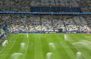 Sport au Maroc : un phénomène social ou une mode suivie ? Marocains pratiquant du sport dans un stade