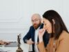 La réforme du code de la famille au Maroc : défi ou opportunité ? femme marocaine discutant de réforme du code de la famille