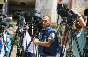 Un appel de solidarité pour Christophe Gleizes emprisonné en Algérie French journalist Christophe Gleizes being held in an Algerian prison cell