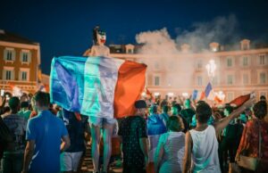 Aïd el-Kébir 2026 : date exacte et célébration en France Muslim family celebrating Aid El Kebir in France 2026