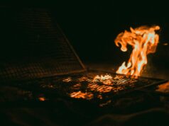 Restaurant algérien incendié à Paris : enquête et perspectives Dégât de feu dans un restaurant algérien à Paris