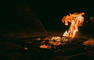 Restaurant algérien incendié à Paris : enquête et perspectives Dégât de feu dans un restaurant algérien à Paris