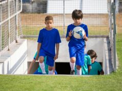 CAN U17 Maroc 26 : Focus et concentration en mode crescendo pour atteindre le sommet Young Moroccan soccer players training intensely for the CAN U17 final